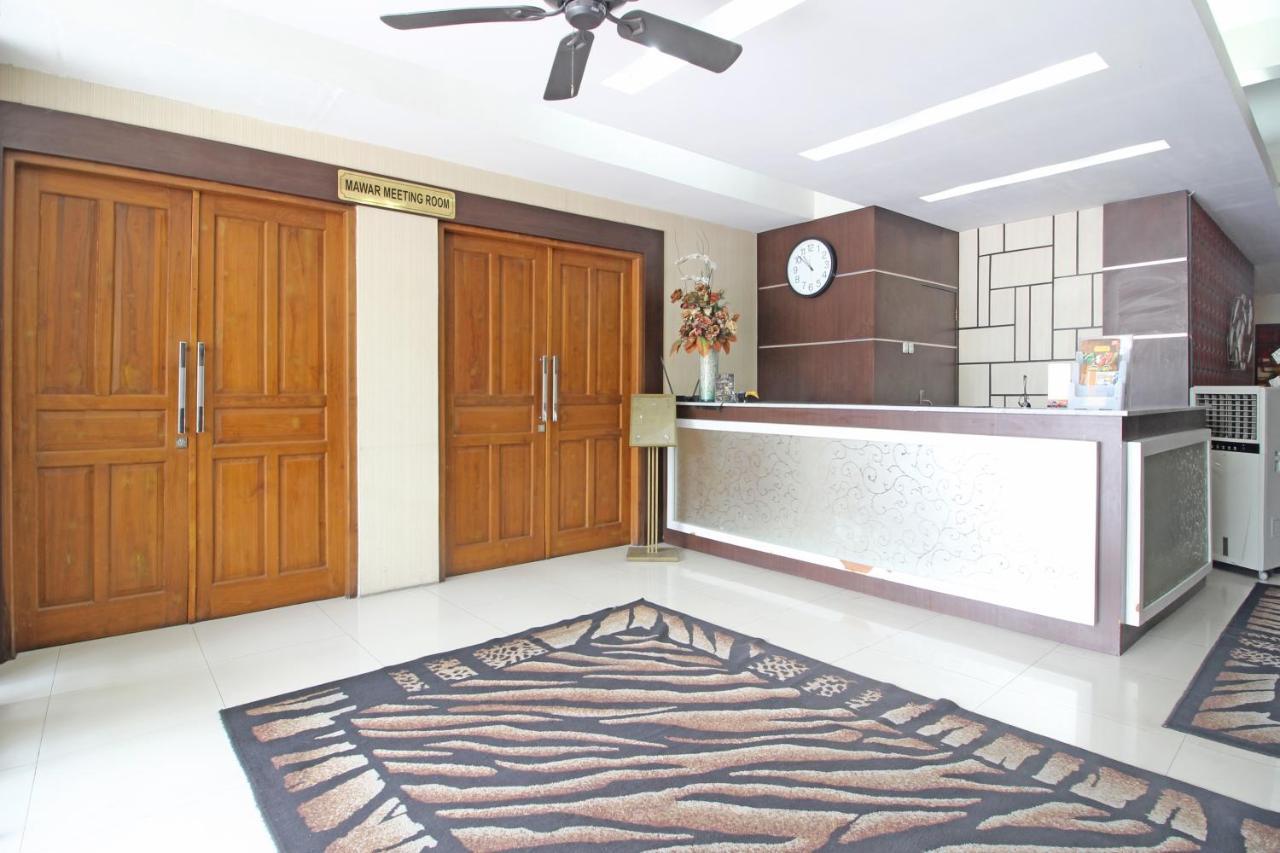 Reddoorz Plus Near Keraton Solo Exterior foto